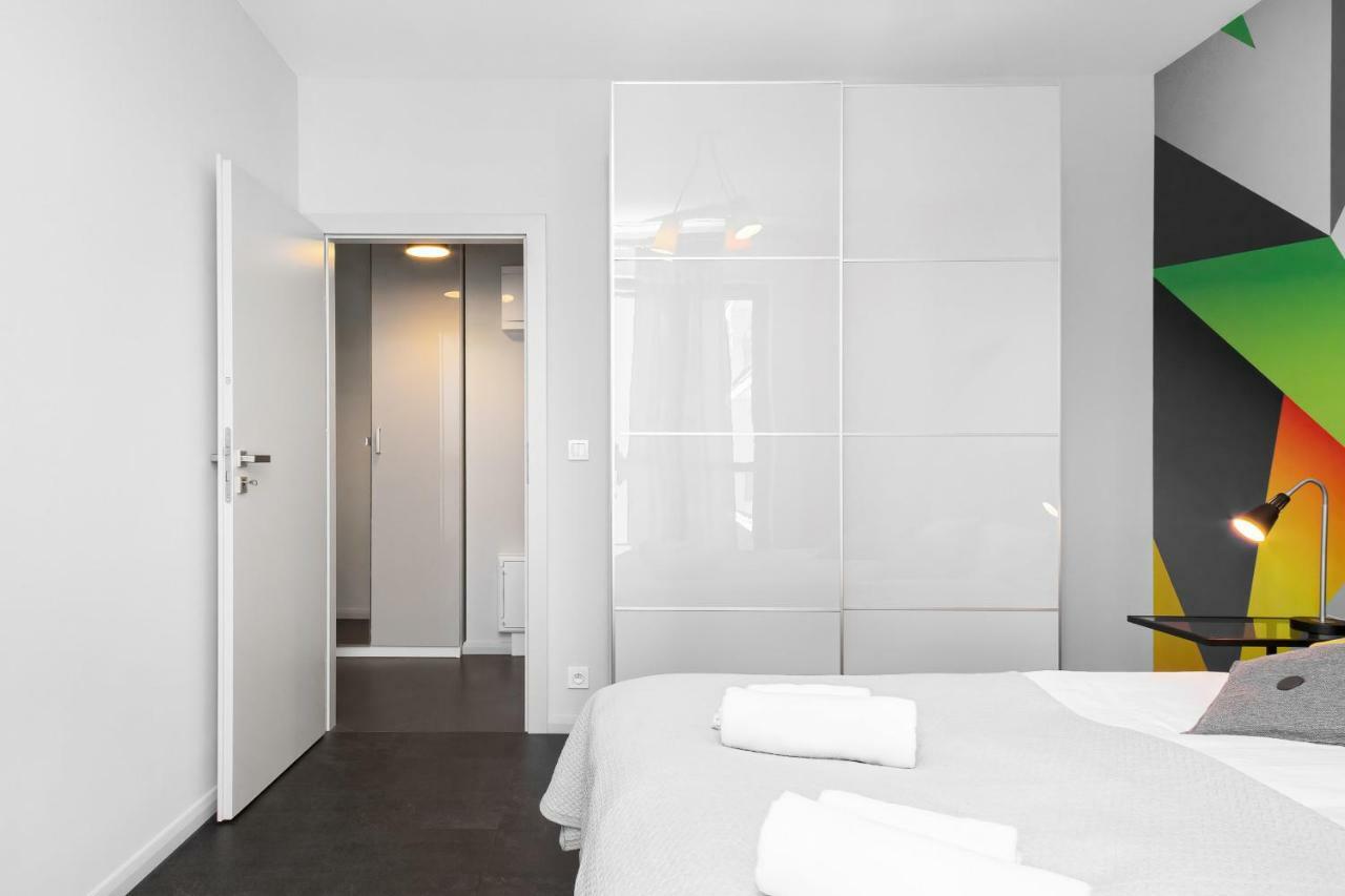 Apartments Warsaw Grzybowska By Renters Екстер'єр фото